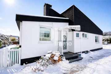 (R)eserviert! Altengerechter gepflegter Bungalow mit Gartenbereich, Terrasse, Garage, 34225 Baunatal, Bungalow